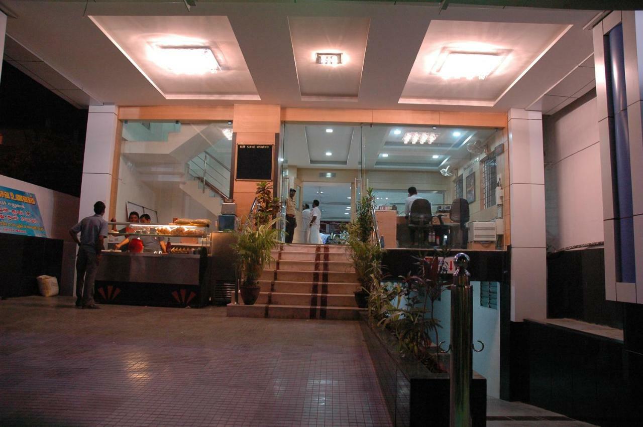 Sree Sakthi Residency Hotel Канчипурам Екстериор снимка