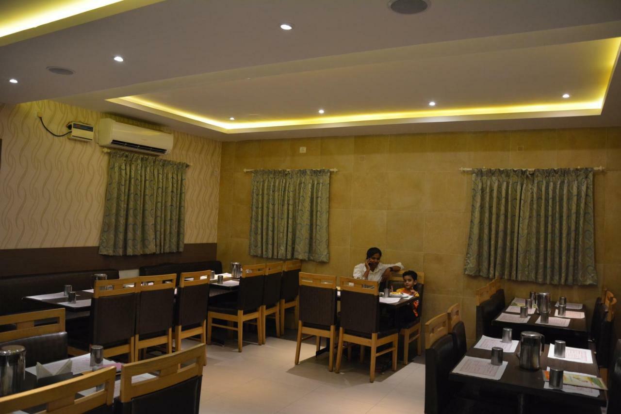 Sree Sakthi Residency Hotel Канчипурам Екстериор снимка